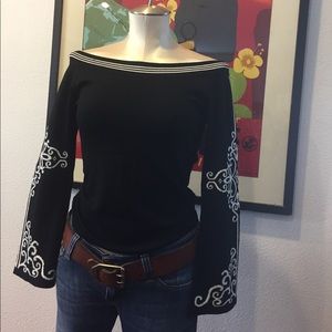 Bette Paige knit off the shoulder top Small