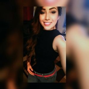 Meet your Posher, Deisy