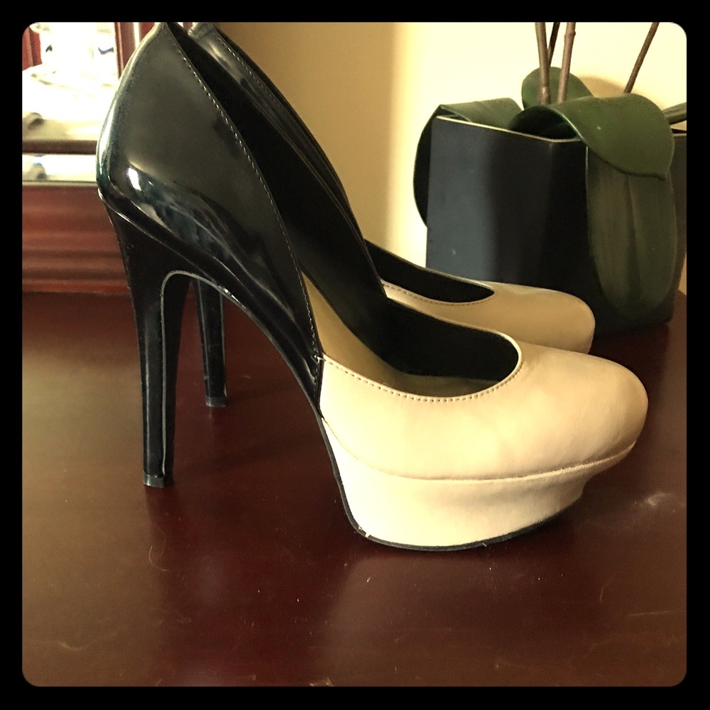 Black and Nude platform Jessica Simpson heels