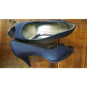 Bandolino Navy Heels