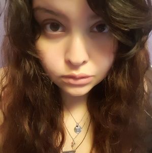 Meet your Posher, Cassandra