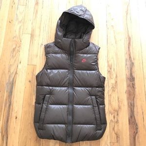 Nike puffy vest with removable hood