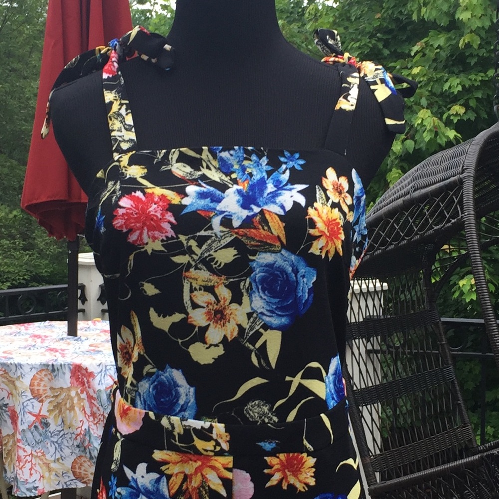 NAVY FLORAL JUMPSUIT W/POCKETS&TIE - Picture 7 of 7
