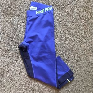 NIKE PRO crop leggings