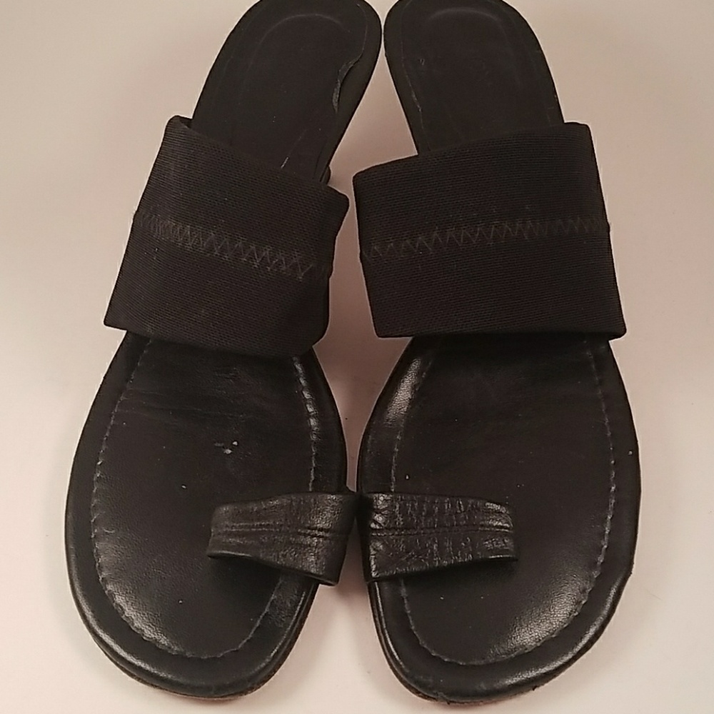 Donald J Pliner black heels
