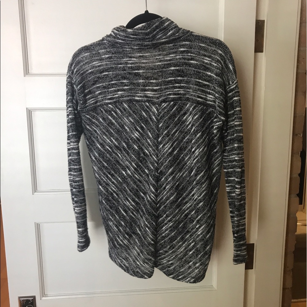 Splendid Sweater - Picture 3 of 3