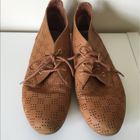 Xappeal Shoes - Vintage style tan shoes