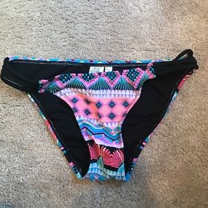 Patterned swim bottoms