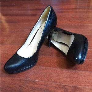 Nine West Black Pumps