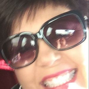 Meet your Posher, Leigh