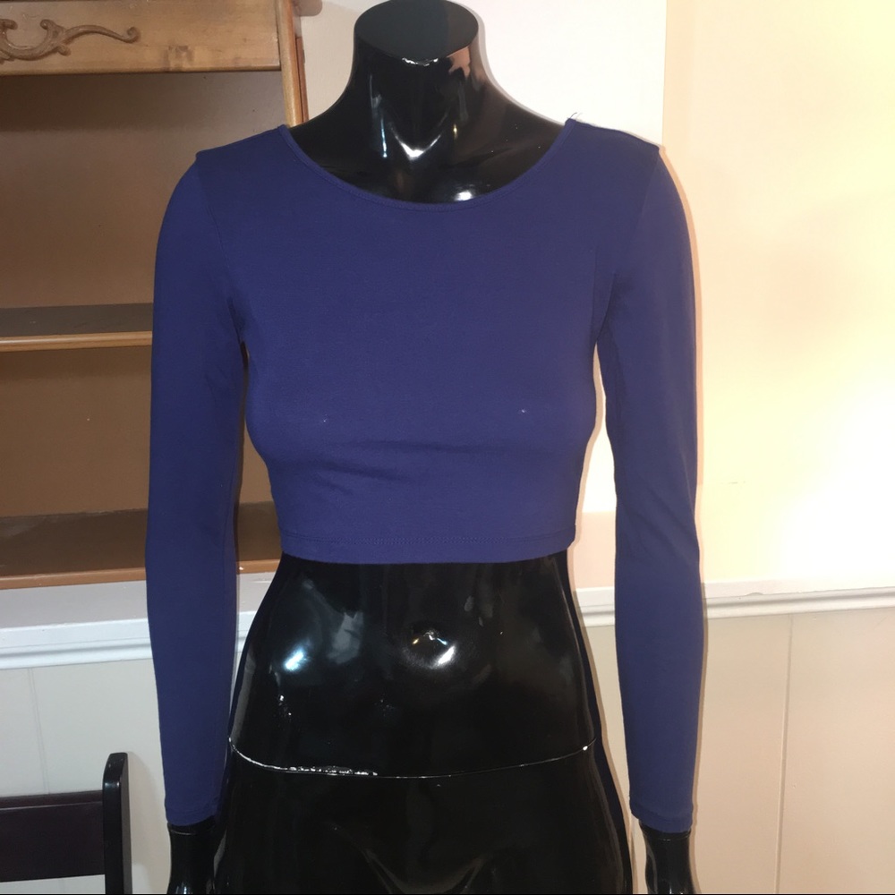 Long sleeve crop top