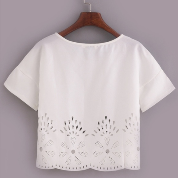 SOLD Laser cut loose fit off white top - Picture 2 of 3