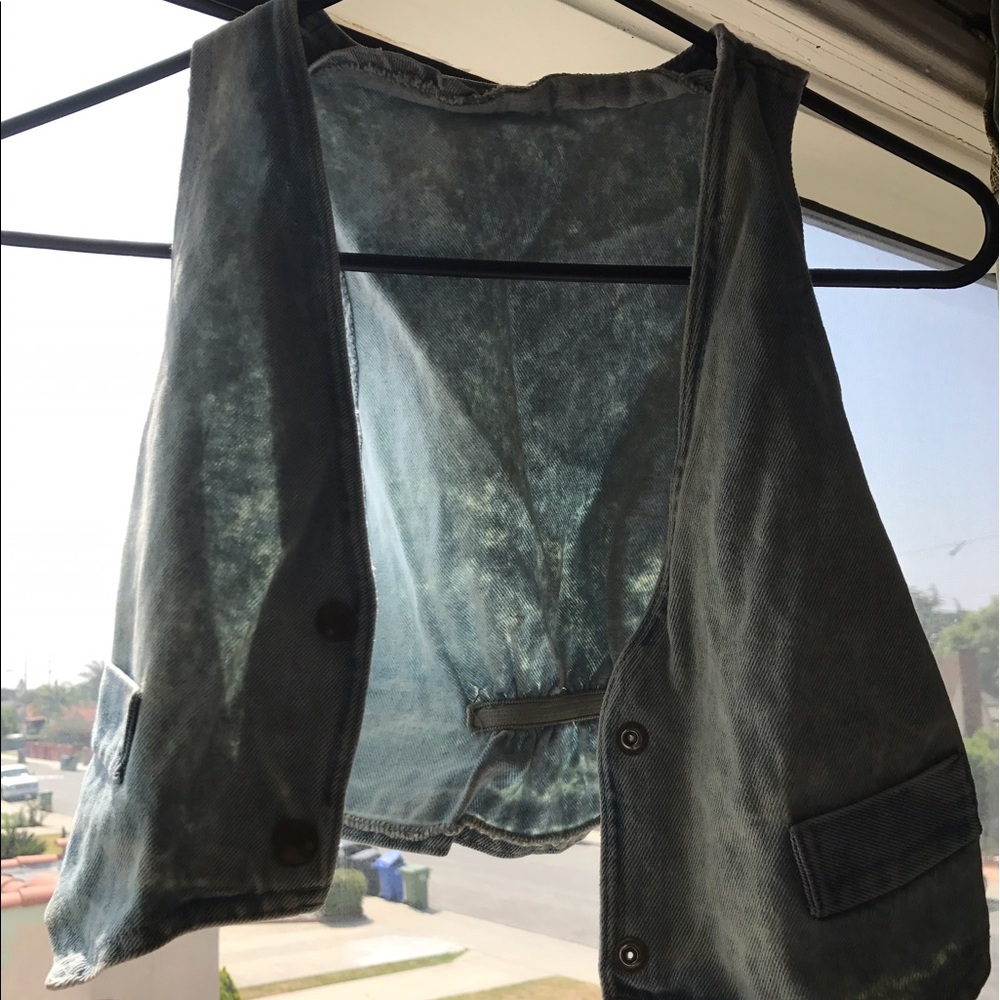 Denim vest from the 70s❤️ Bundle 3 for $25 ❤️