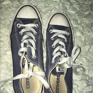 Navy blue converse