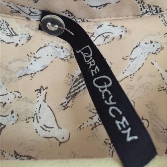 Adorable summer button up - Picture 3 of 4