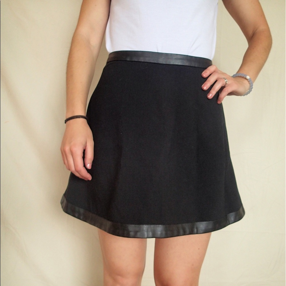 Banana Republic black circle and skater mini