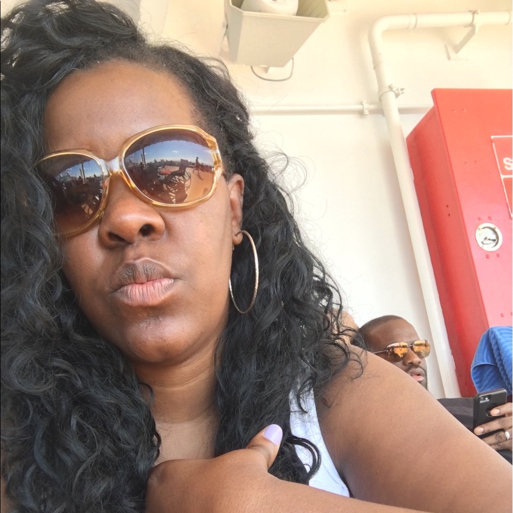 Meet your Posher, Ayana
