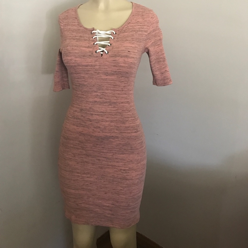 ✅ 3 / $20 Bodycon short sleeve dress  - Picture 3 of 4