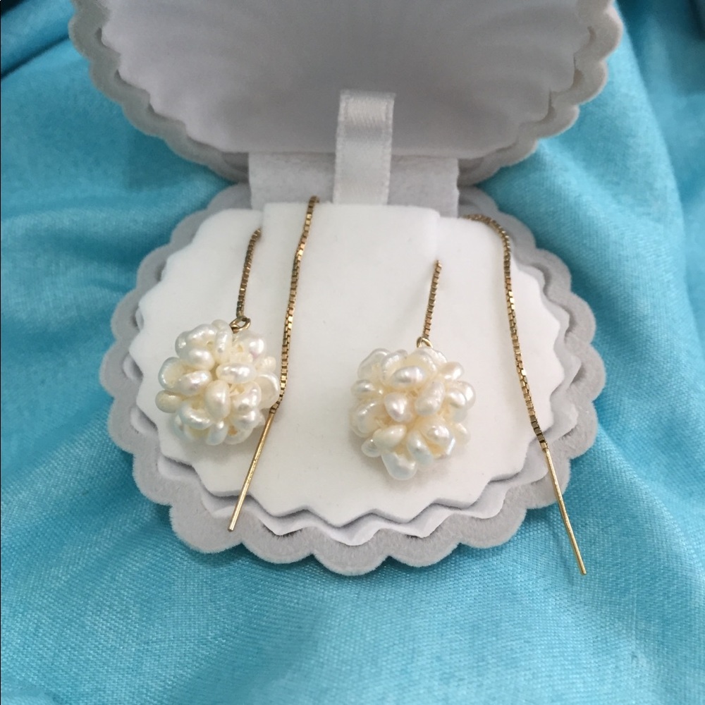 Super cute pearl earrings