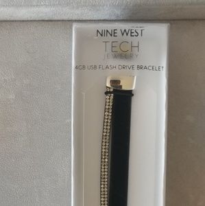 Nine West 4 GB Bracelet