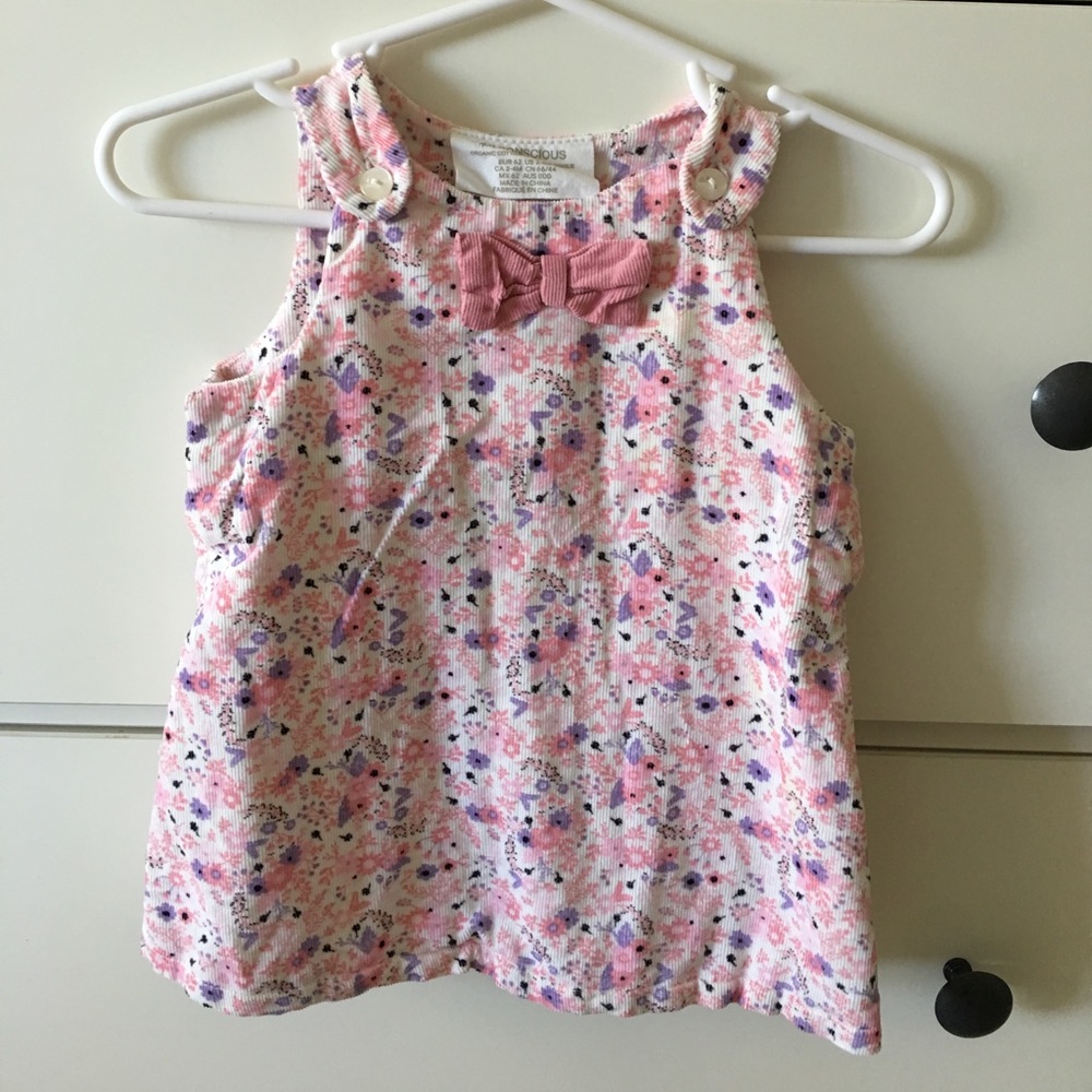 Beautiful floral dress w/bow