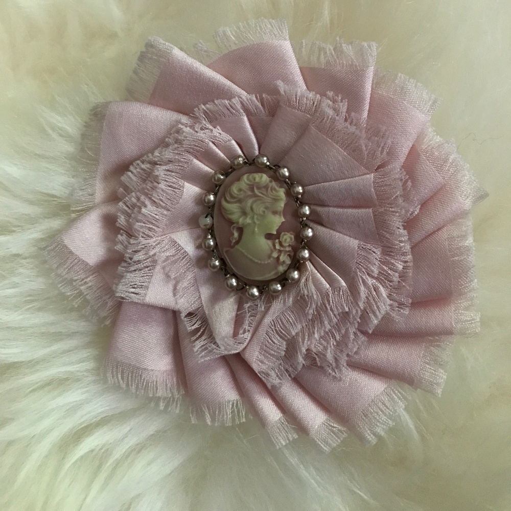 Anthropology Cameo pin w: rose surround Victorian
