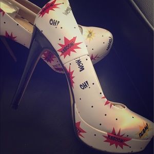 Super hero!! Sexy shoes. Brand new🎉🎉