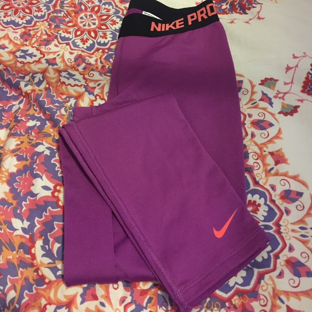 Nike pros (fits ladies small)