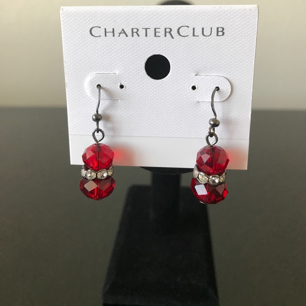 Pretty pave crystal sit between imitation pearl
