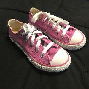 Girls converse