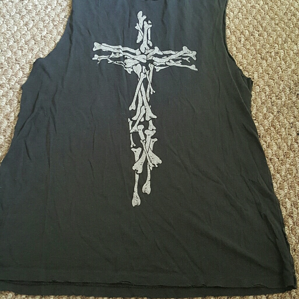 Bone cross unif tank