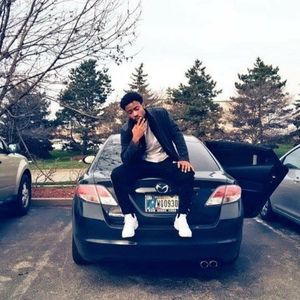 Meet your Posher, Devin