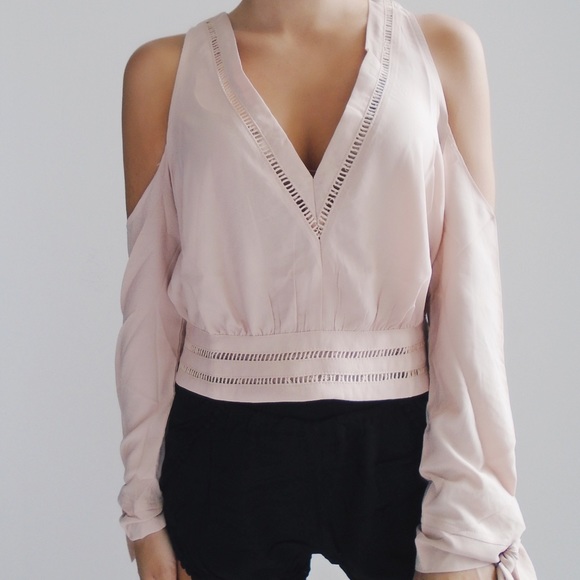 SOLD OUT ❌ Gretchen Blouse - Picture 5 of 6