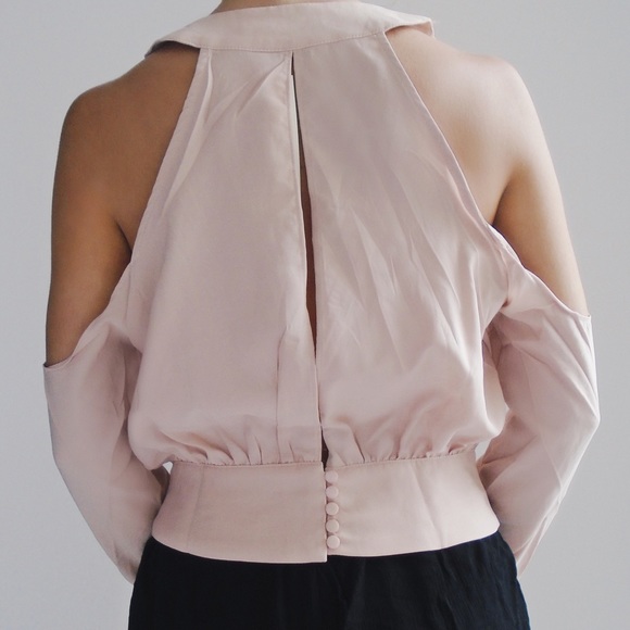 SOLD OUT ❌ Gretchen Blouse - Picture 6 of 6