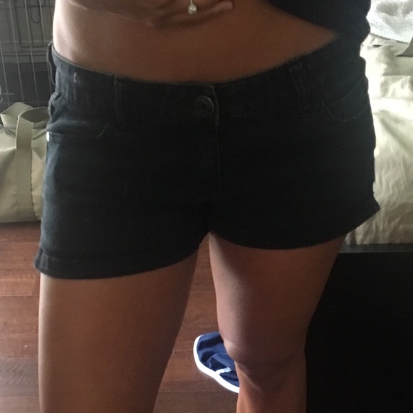 Shorts - Picture 1 of 2