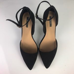 Black pointy toed heels