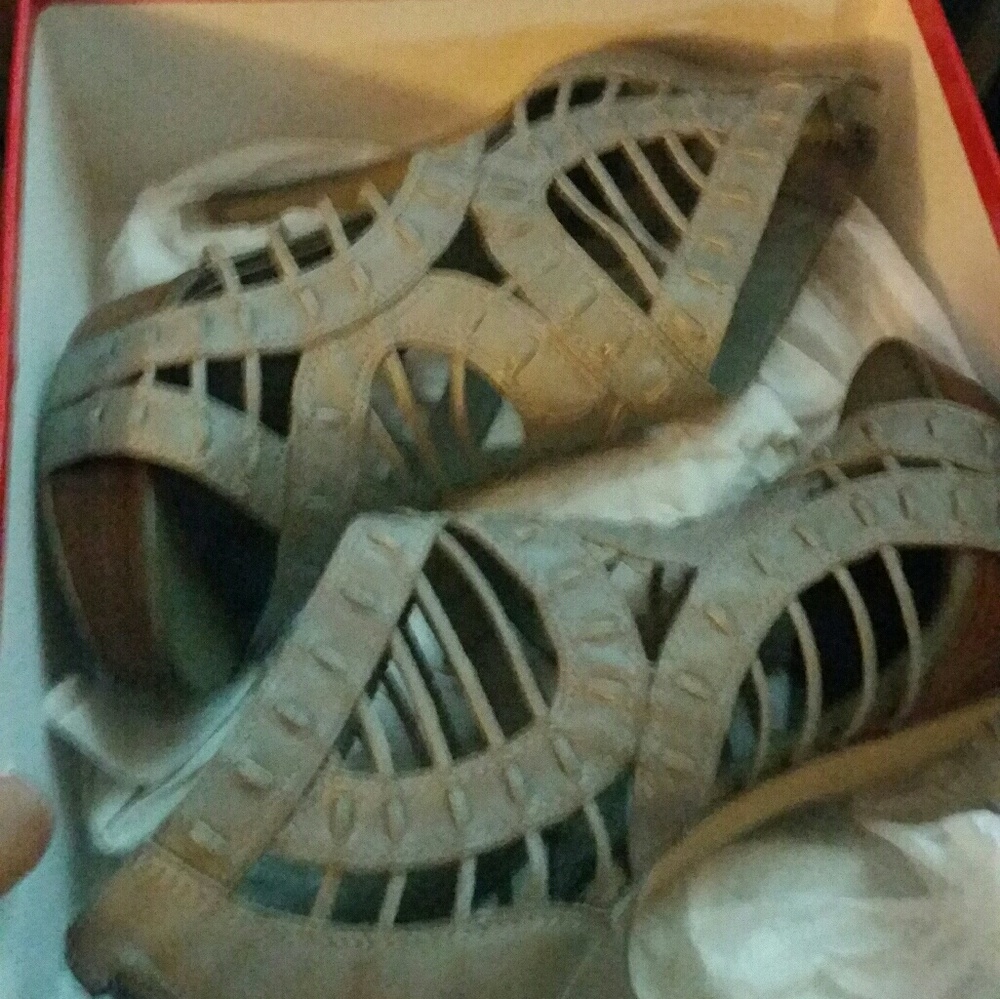 Guess platform sandals