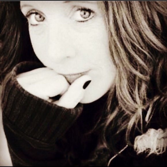 Meet your Posher, Christina - Picture 1 of 1