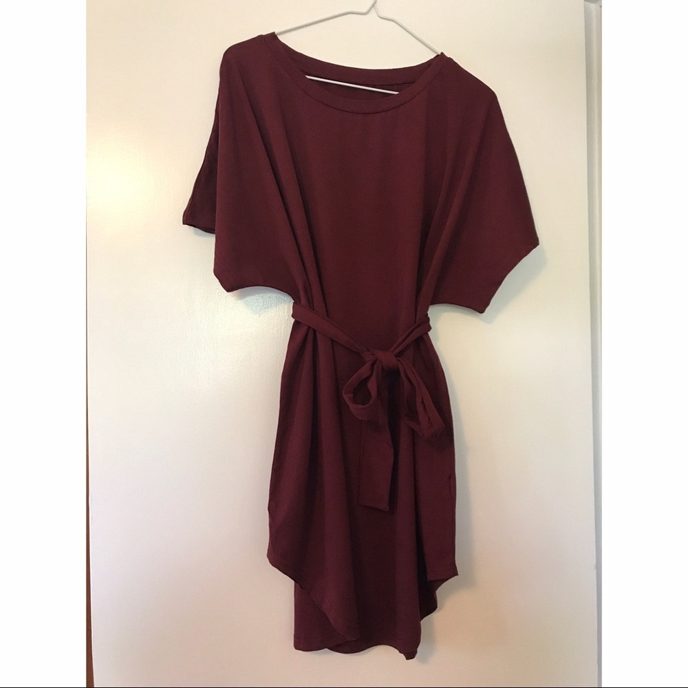 Burgundy t-shirt dress with matching belt