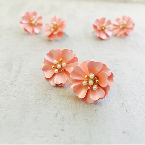 SALE Delicate Flower Studs - Pink - Picture 4 of 7
