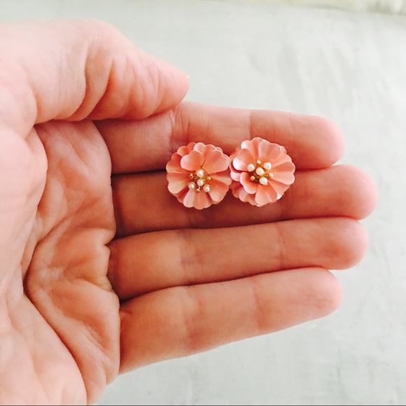 SALE Delicate Flower Studs - Pink - Picture 6 of 7
