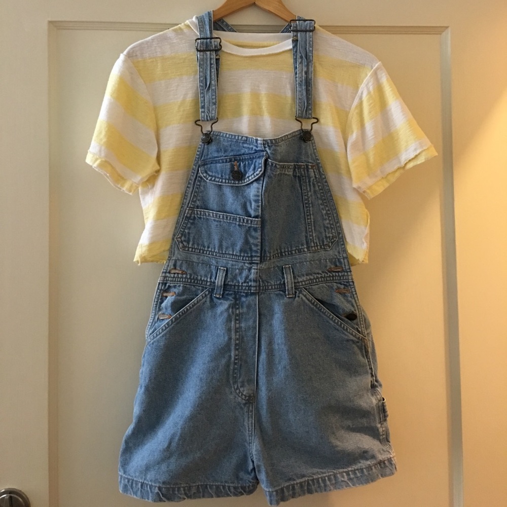 Adorable and trendy jean overalls!! Super cute! XS