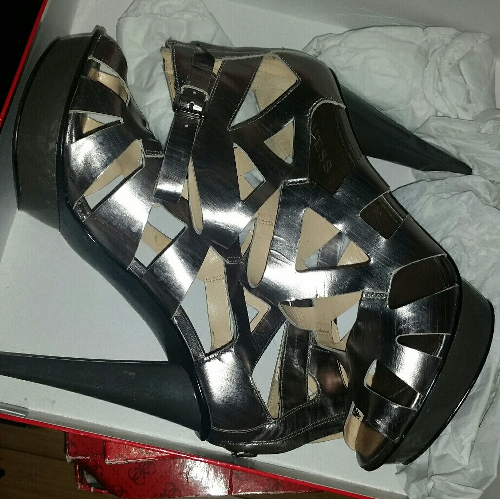 Worn once guess shoes