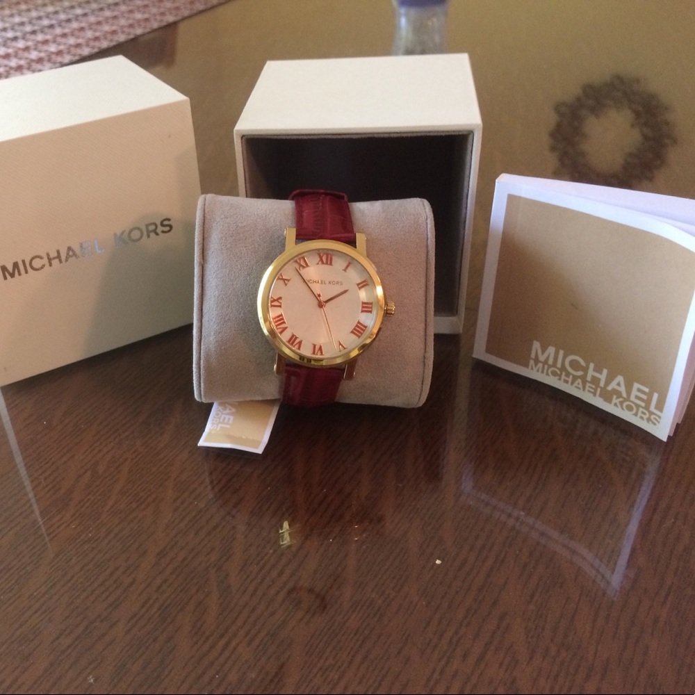 💕 Michael Kors Red Leather Watch NWT/NIB💕
