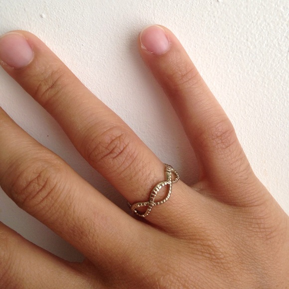 3 Black and Gold Rings - Picture 4 of 5