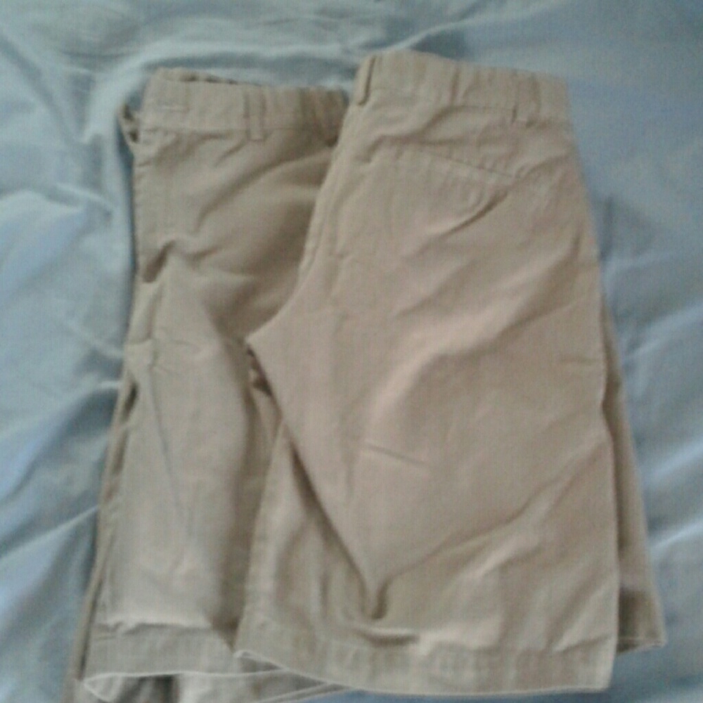 2 pair of Austin khakis shorts