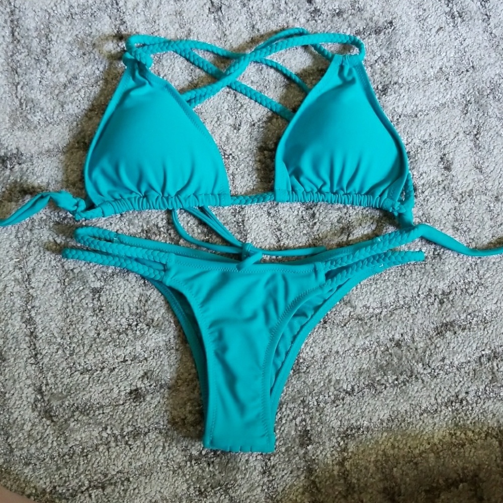 Pretty blue/teal bikini
