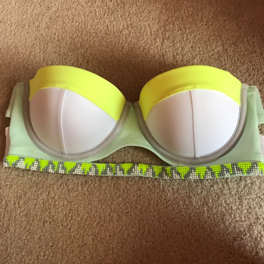LAST CHANCE Victoria secret bikini top