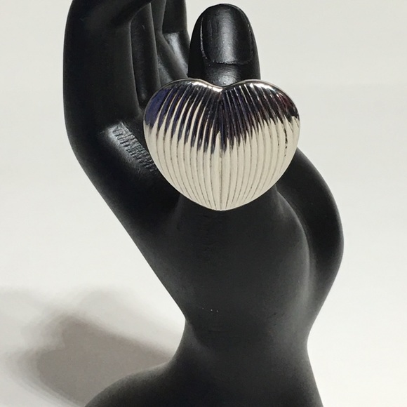Vintage Heart Silver Tone Ring - Picture 2 of 8