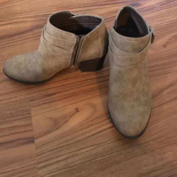 Indigo rd. Shoes - Indigo Rd. Tan Ankle Boot